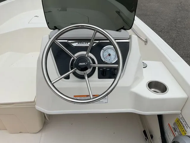 Slide: The Image of Boston Whaler 160 Super Sport 2025 - 11