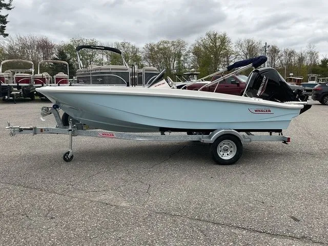 Slide: The Image of Boston Whaler 160 Super Sport 2025 - 3