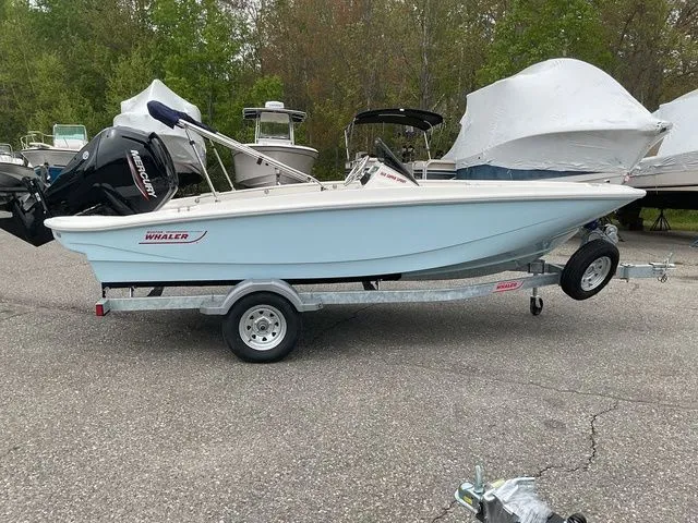 Slide: The Image of Boston Whaler 160 Super Sport 2025 - 7