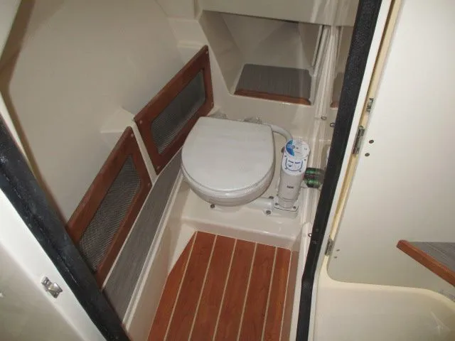 Slide: The Image of Grady-White Freedom 235 2026 - 14