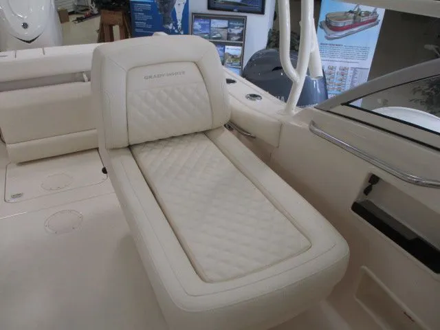 Slide: The Image of Grady-White Freedom 235 2026 - 24