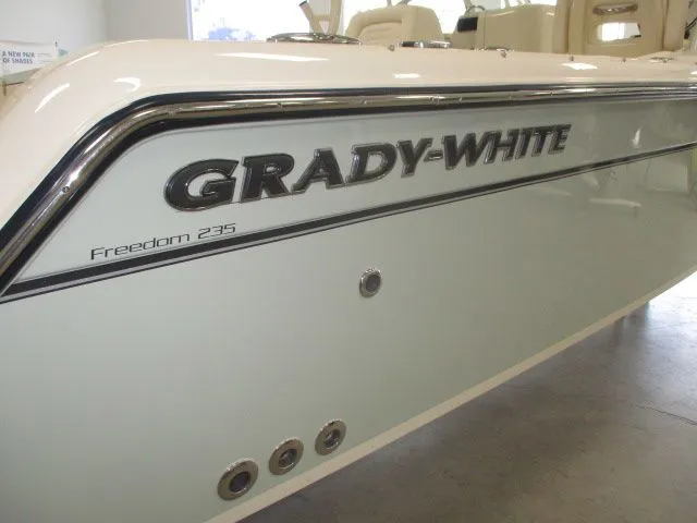 Slide: The Image of Grady-White Freedom 235 2026 - 33