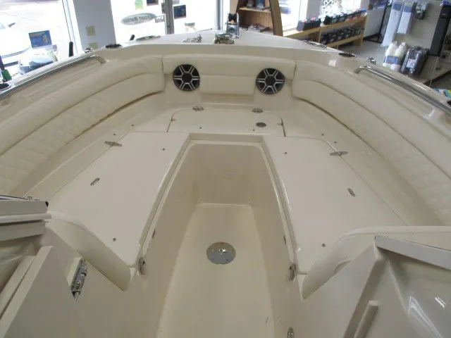 Slide: The Image of Grady-White Freedom 235 2026 - 8