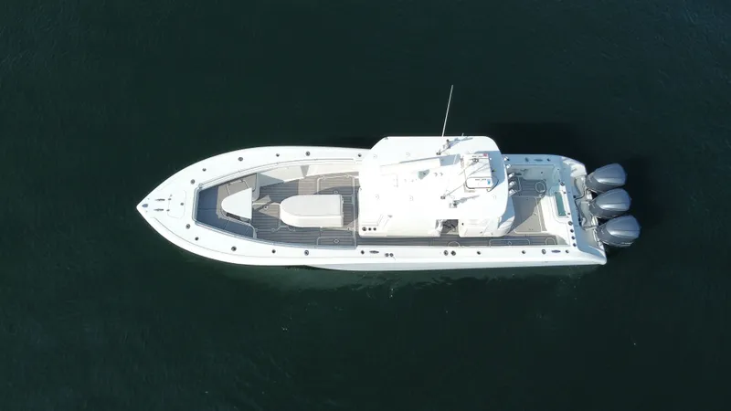 Slide: The Image of Yellowfin 36 2014 - 1