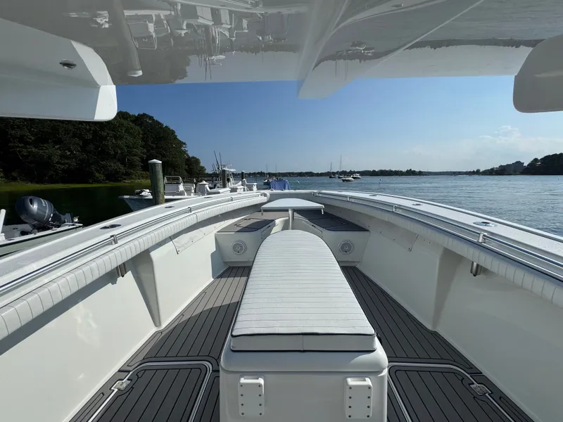 Slide: The Image of Yellowfin 36 2014 - 10