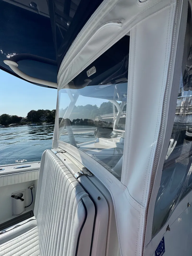 Slide: The Image of Yellowfin 36 2014 - 12