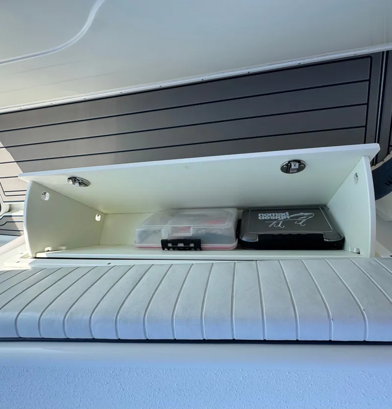 Slide: The Image of Yellowfin 36 2014 - 28