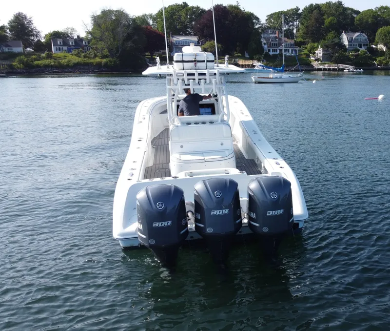 Slide: The Image of Yellowfin 36 2014 - 4