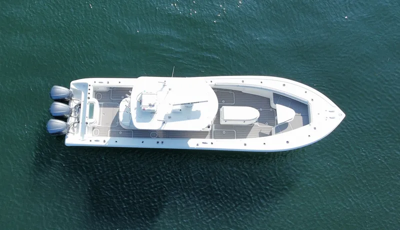 Slide: The Image of Yellowfin 36 2014 - 7