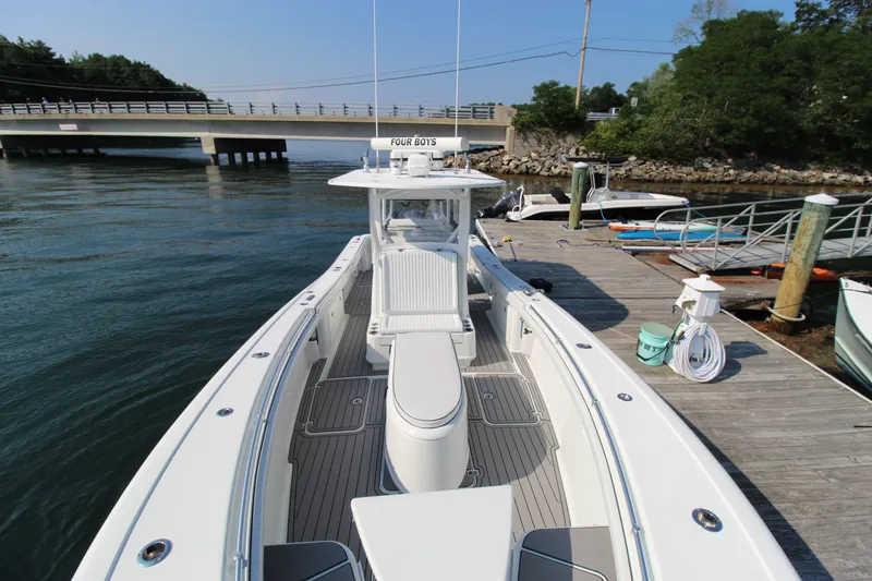 Slide: The Image of Yellowfin 36 2014 - 9