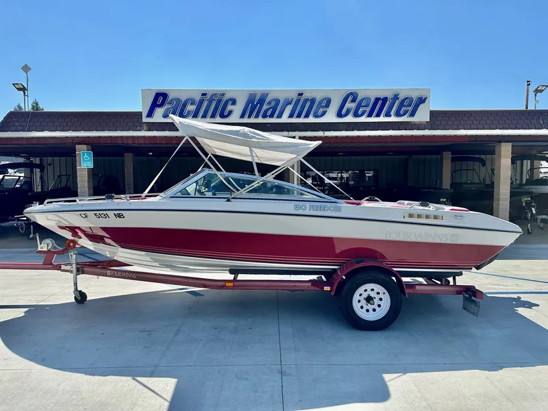 Slide: The Image of Four Winns 190 Freedom 1990 - 1