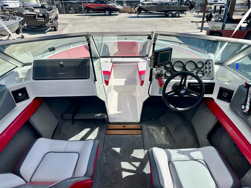 Slide: The Image of Four Winns 190 Freedom 1990 - 11