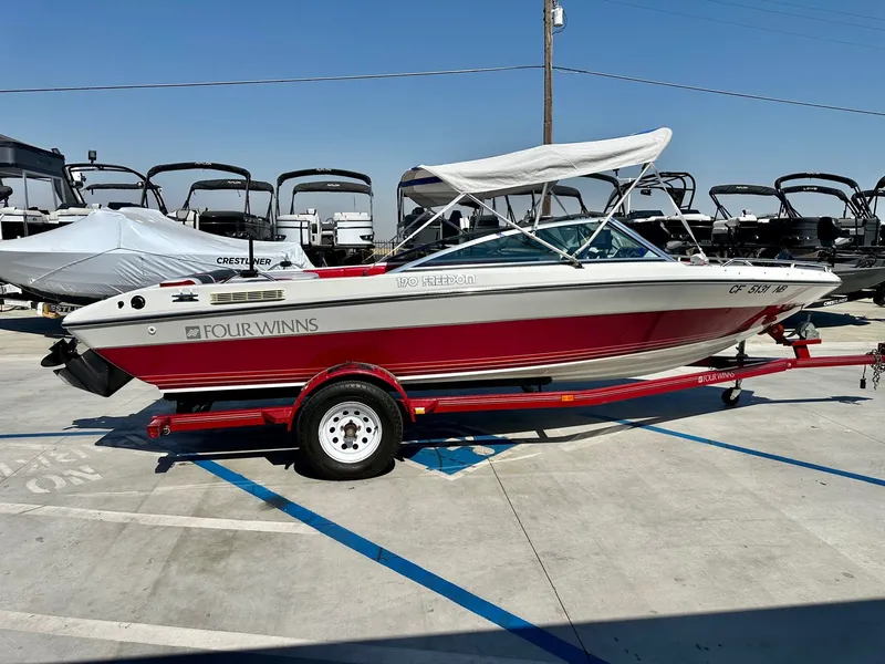 Slide: The Image of Four Winns 190 Freedom 1990 - 3