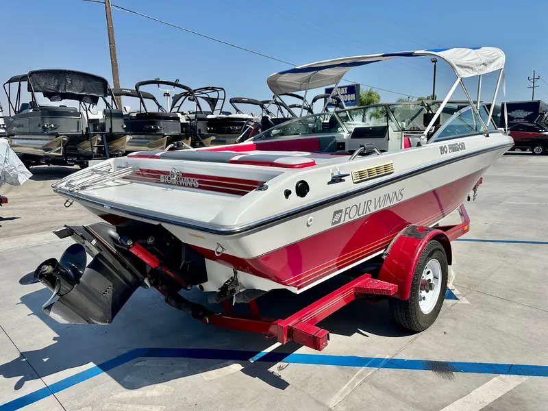 Slide: The Image of Four Winns 190 Freedom 1990 - 4