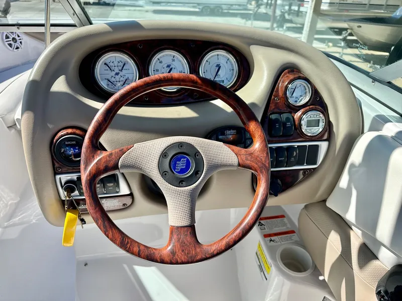 Slide: The Image of Four Winns 230 Horizon 2005 - 14