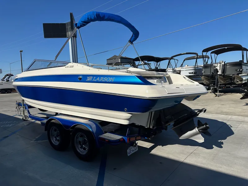Larson LXi 228 2007 - Marine Source