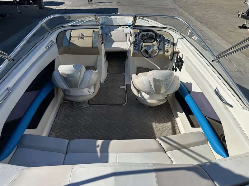 Slide: The Image of Larson LXi 228 2007 - 5