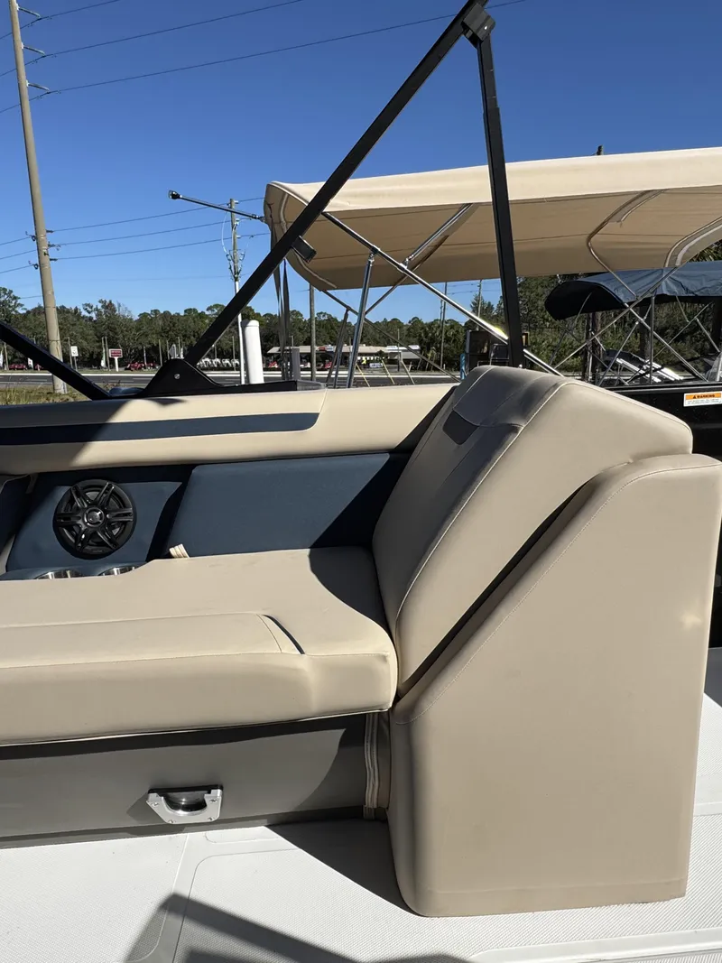 Slide: The Image of Hurricane FunDeck OB FD 2260 REF OB 2025 - 21