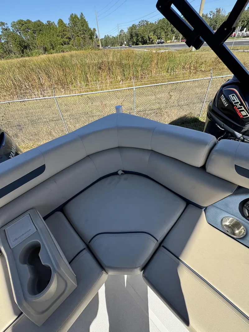 Slide: The Image of Hurricane FunDeck OB FD 2260 REF OB 2025 - 24