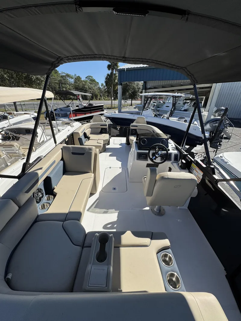 Slide: The Image of Hurricane FunDeck OB FD 2260 REF OB 2025 - 26