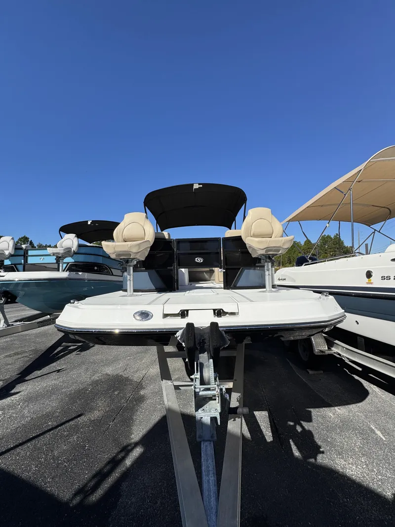 Slide: The Image of Hurricane FunDeck OB FD 2260 REF OB 2025 - 27