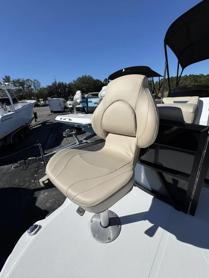 Slide: The Image of Hurricane FunDeck OB FD 2260 REF OB 2025 - 33