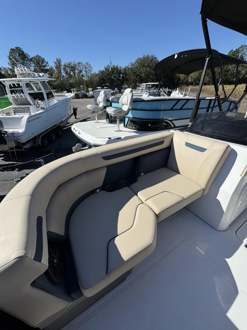 Slide: The Image of Hurricane FunDeck OB FD 2260 REF OB 2025 - 34