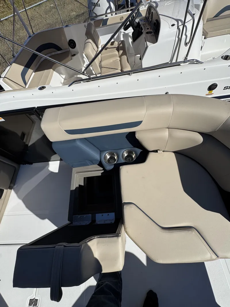 Slide: The Image of Hurricane FunDeck OB FD 2260 REF OB 2025 - 37