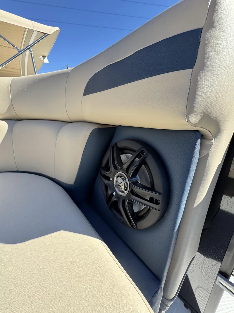 Slide: The Image of Hurricane FunDeck OB FD 2260 REF OB 2025 - 38