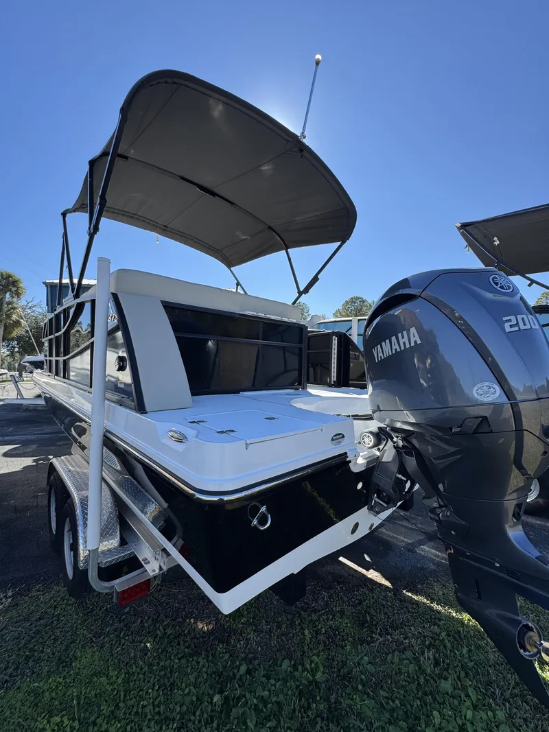 Slide: The Image of Hurricane FunDeck OB FD 2260 REF OB 2025 - 50