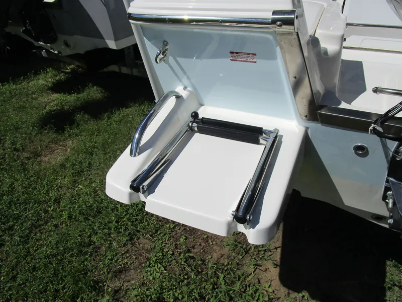 Slide: The Image of Key West 1720 Center Console 2026 - 10