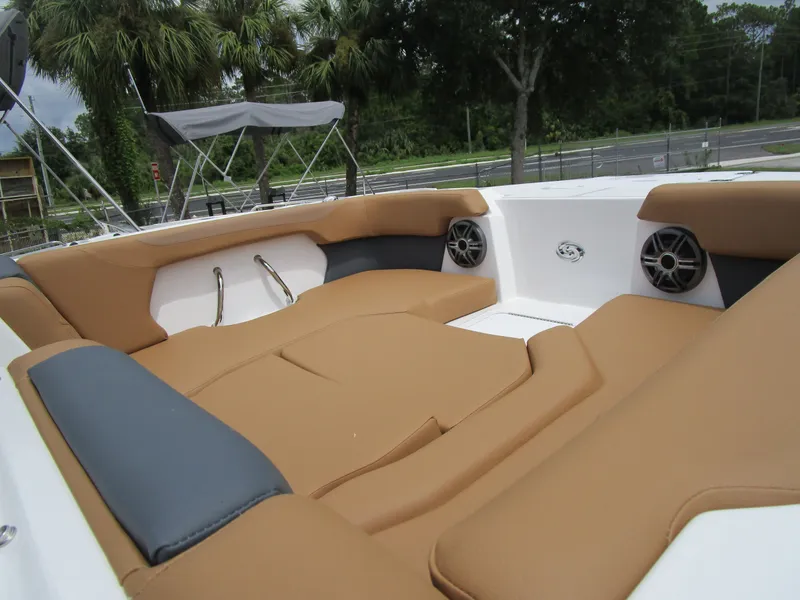 Slide: The Image of Hurricane SunDeck OB SD 2050 OB 2026 - 7