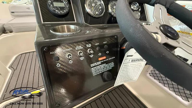 Slide: The Image of Bayliner VR5 2025 - 11