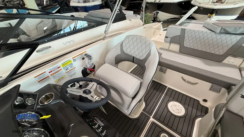 Slide: The Image of Bayliner VR5 2025 - 8