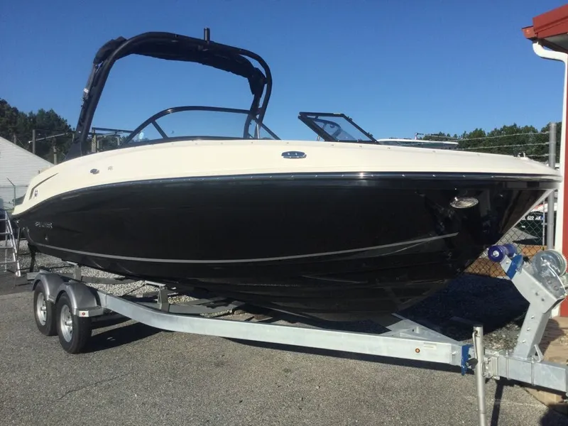 The Image of Bayliner VR6 2025 - 1