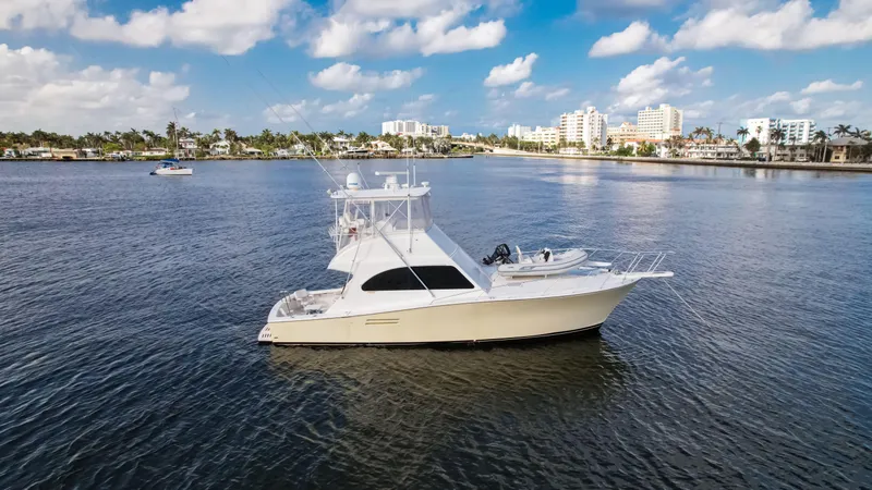 Slide: The Image of Luxury yacht "Post 42" cruising on a sunny day, 2008 model. - 11