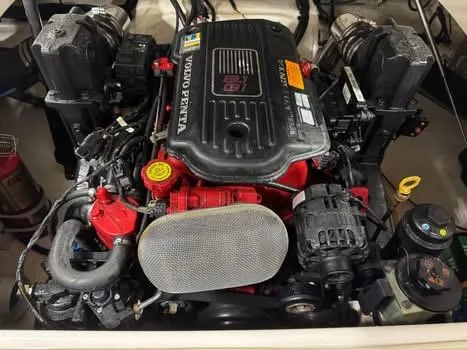 Slide: The Image of Engine of 2009 Chaparral 264 Sunesta boat with Volvo Penta components. - 17