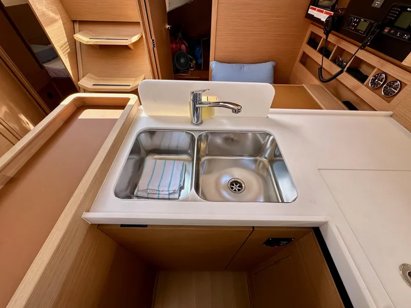 Slide: The Image of Jeanneau Sun Odyssey 410 2024 - 73