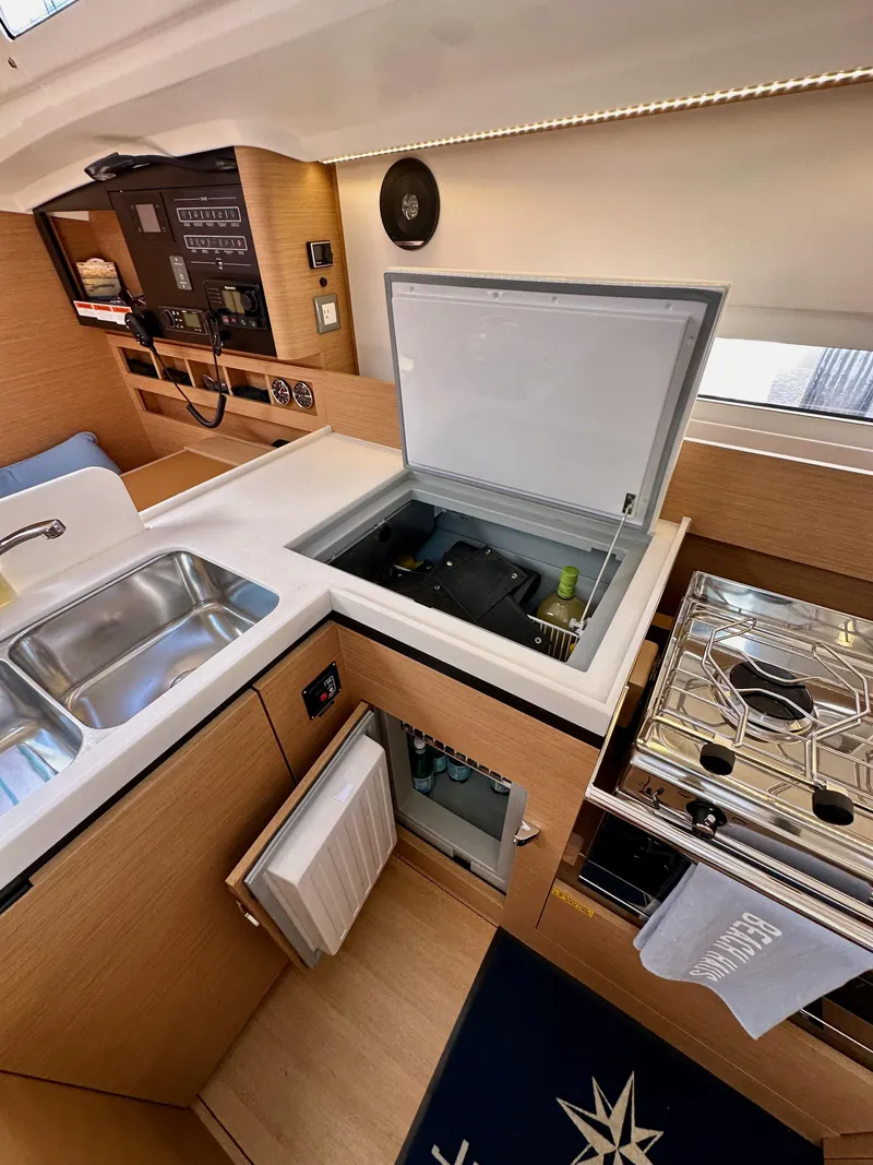 Slide: The Image of Jeanneau Sun Odyssey 410 2024 - 75