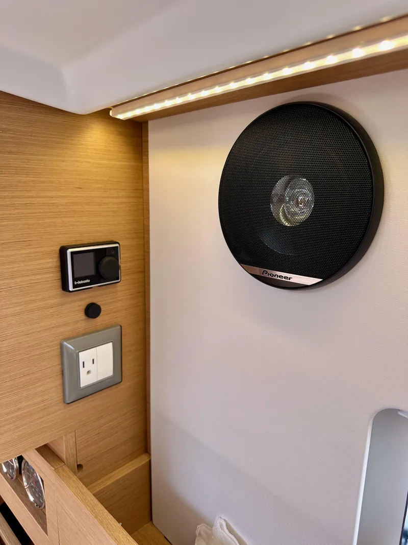 Slide: The Image of Jeanneau Sun Odyssey 410 2024 - 76