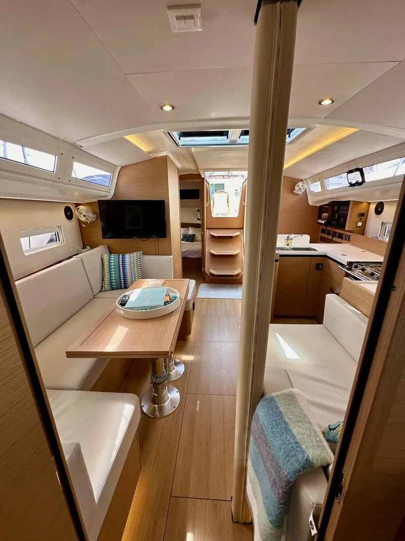 Slide: The Image of Jeanneau Sun Odyssey 410 2024 - 91