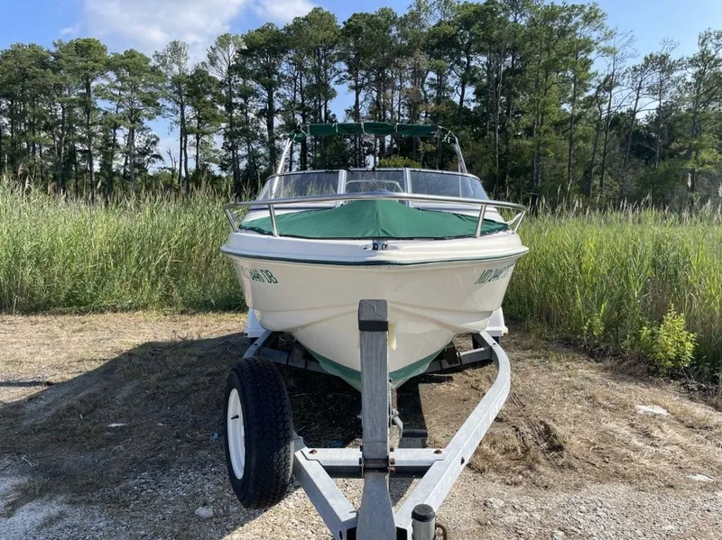 Slide: The Image of Scout 185 Dorado 2004 - 4