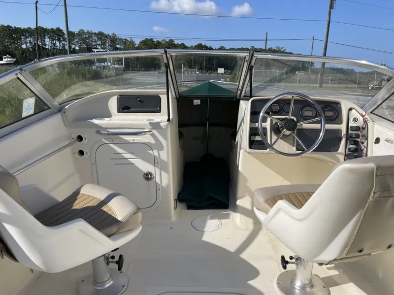 Slide: The Image of Scout 185 Dorado 2004 - 6