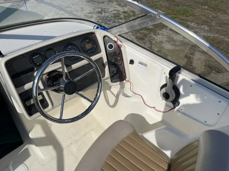 Slide: The Image of Scout 185 Dorado 2004 - 8