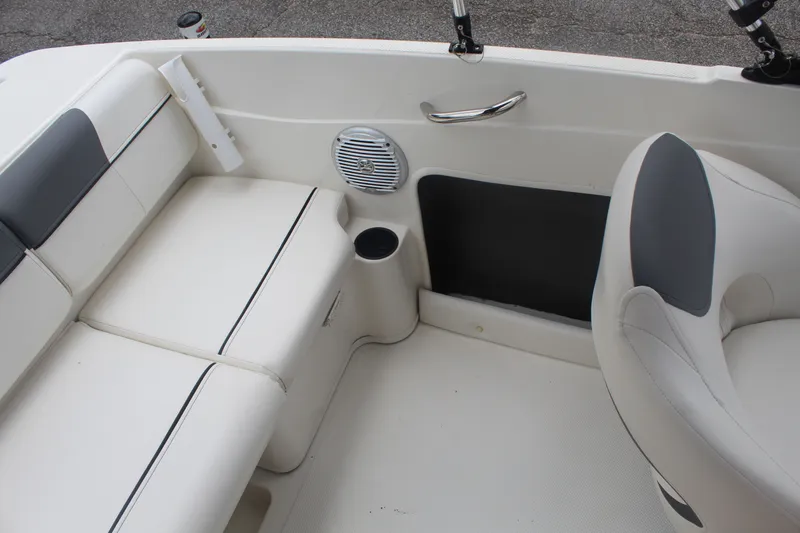 Slide: The Image of Bayliner 170 BR 2022 - 13