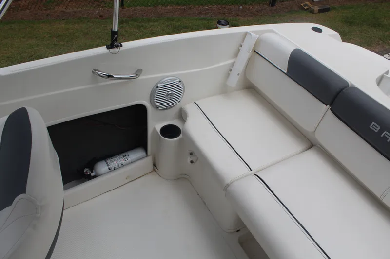 Slide: The Image of Bayliner 170 BR 2022 - 14