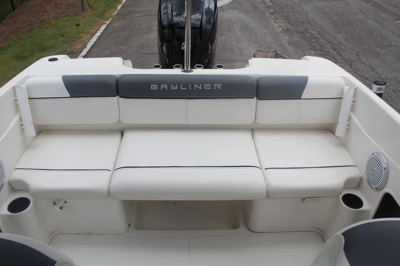 Slide: The Image of Bayliner 170 BR 2022 - 15
