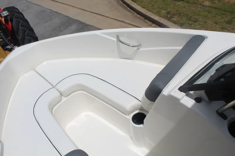 Slide: The Image of Bayliner 170 BR 2022 - 18