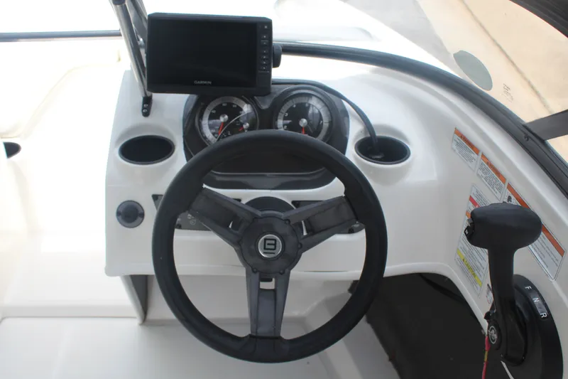 Slide: The Image of Bayliner 170 BR 2022 - 9