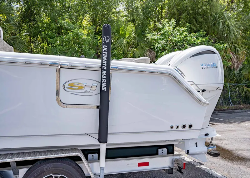 Slide: The Image of Sea Hunt Ultra 305 SE 2026 - 3